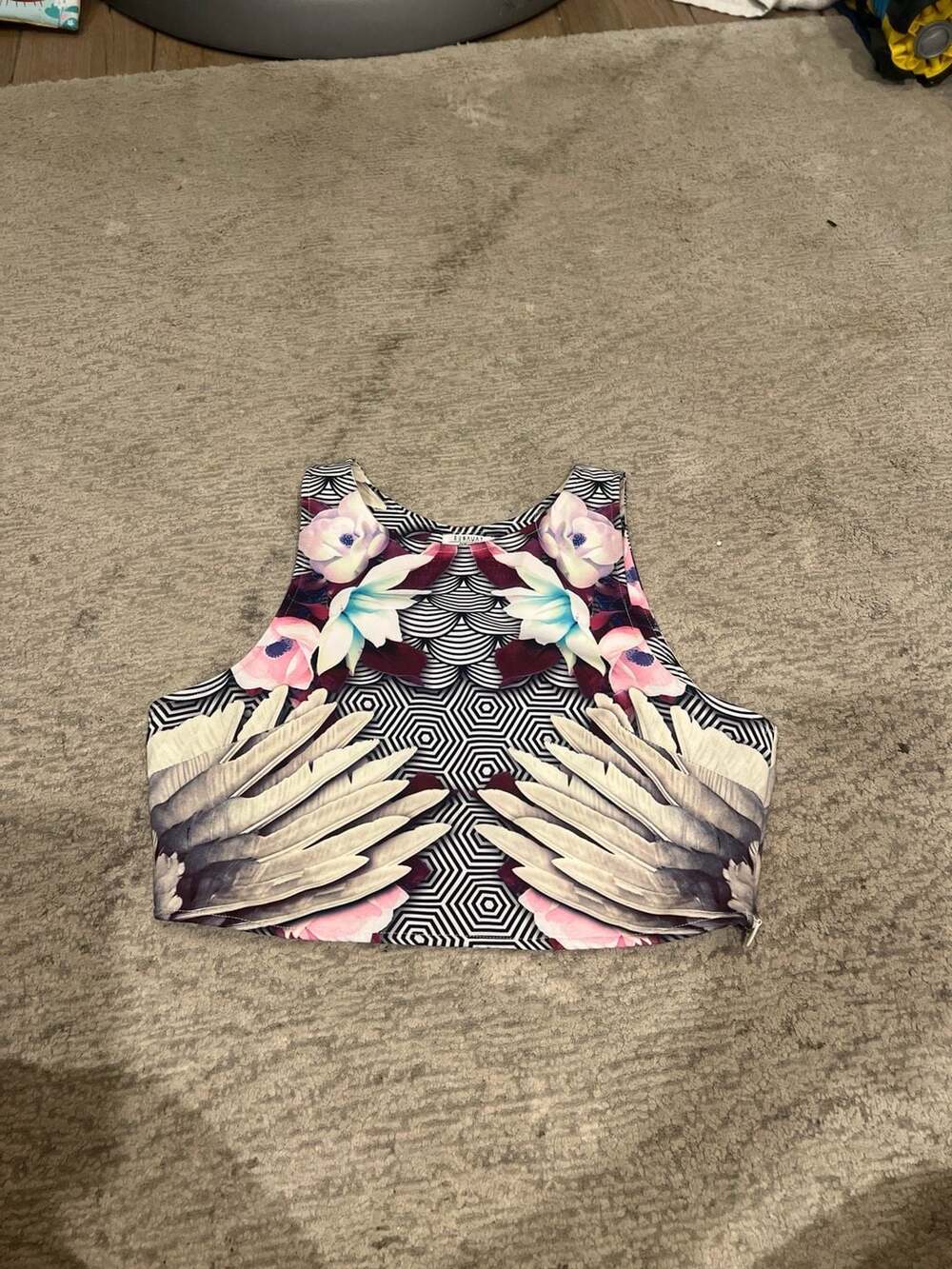 Runaway The Label Hexagon Floral & Feather Print Crop Top Size 10/M